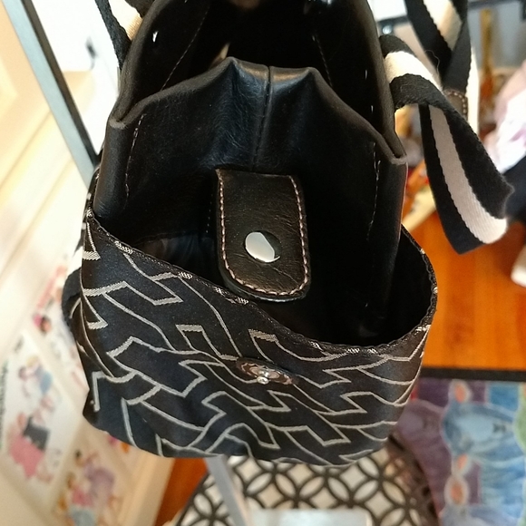 Tommy Hilfiger signature bag - Picture 7 of 8